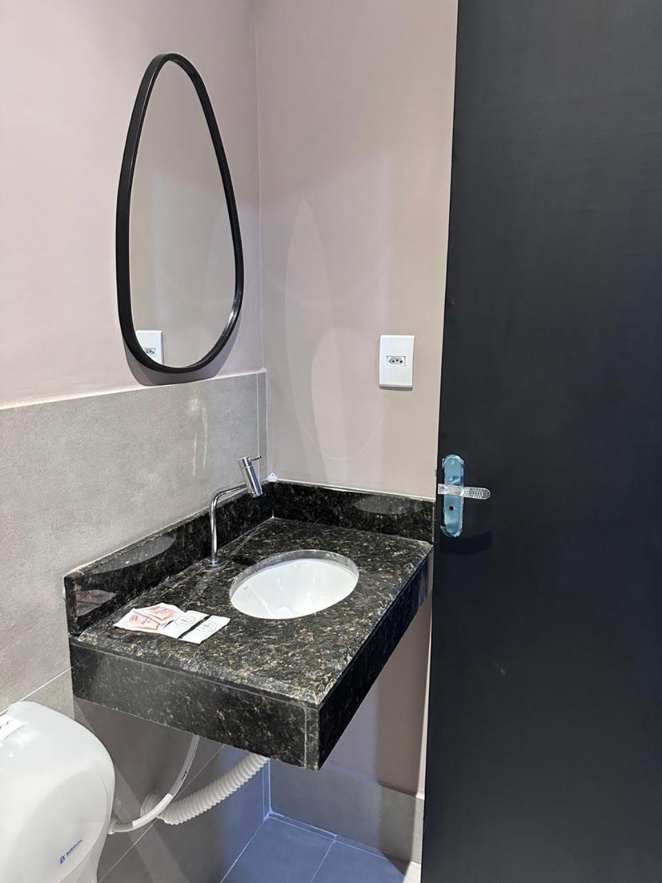 Otto Hotel Governador Valadares Esterno foto
