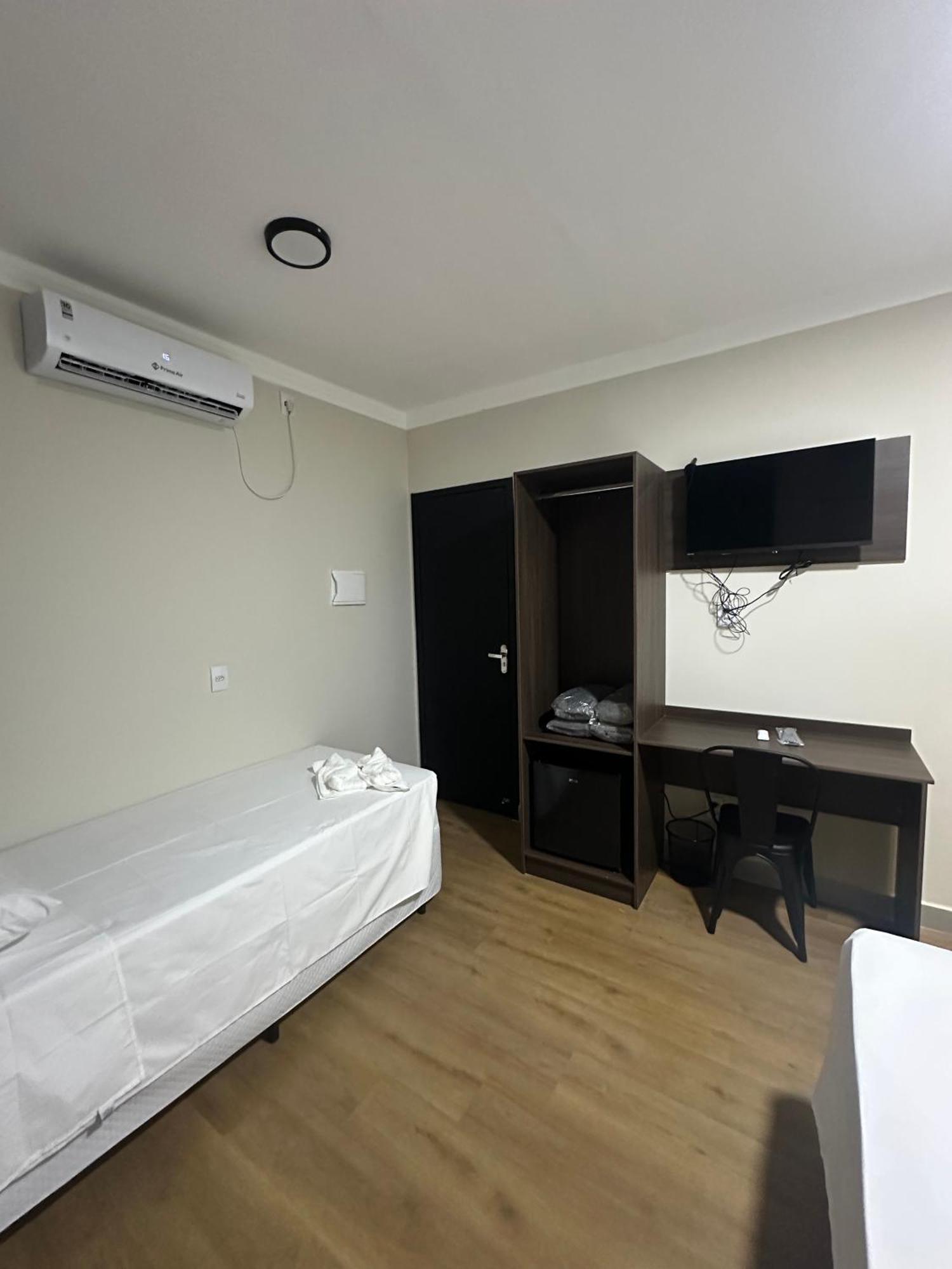 Otto Hotel Governador Valadares Esterno foto